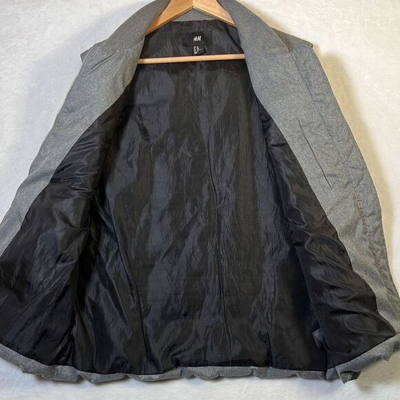 H&M sleeveless casual puffer jacket- Men 44R- Men Large - Picture 8 of 8